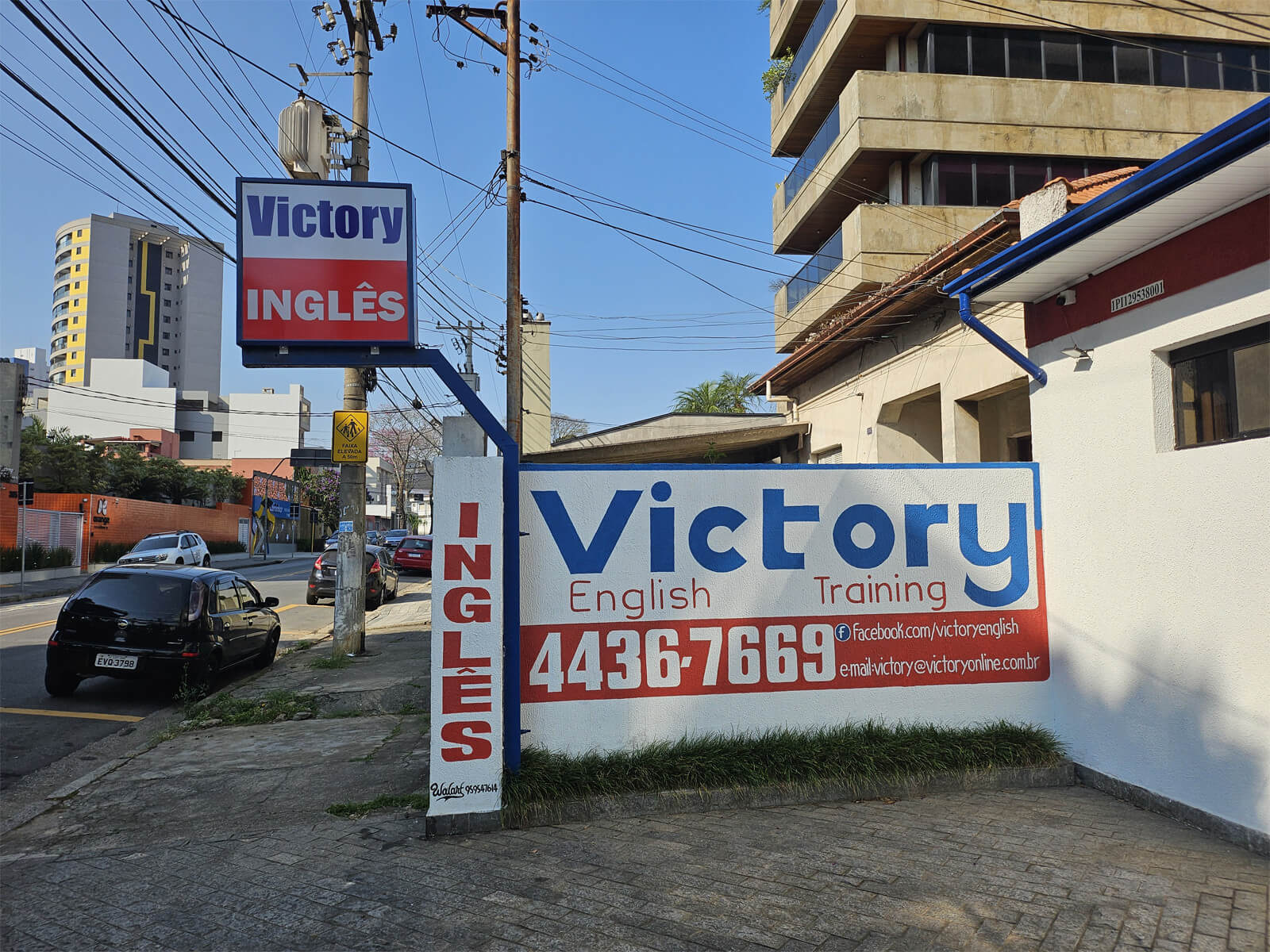 Somos uma escola de Inglês situada na Vila Assunção, Santo André, prestando serviço a crianças acima de 10 anos, adolescentes, executivos e profissionais liberais desde fevereiro de 2000.